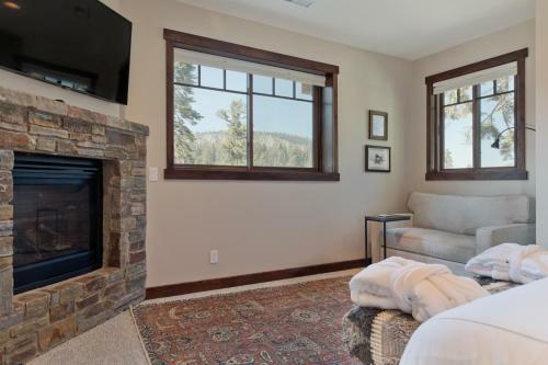 Mountainside 9