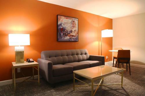 Lincoln Hotel Surestay Collection By Best Western