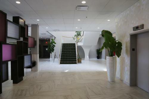 Lincoln Hotel Surestay Collection By Best Western