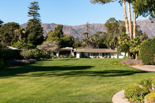 New Listing! Palatial Beachfront Estate With Casita Home