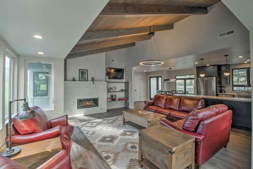 Luxe Manchester Home With Hot Tub And Partial Sea View!