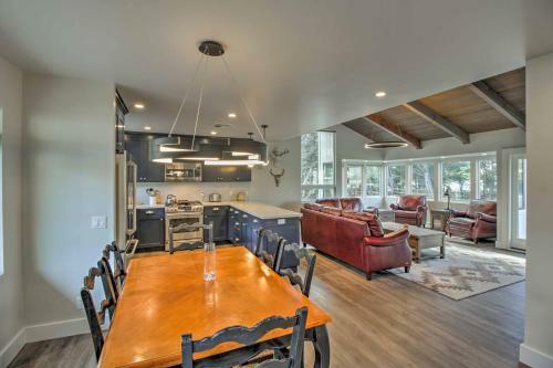 Luxe Manchester Home With Hot Tub And Partial Sea View!
