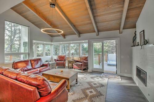 Luxe Manchester Home With Hot Tub And Partial Sea View!