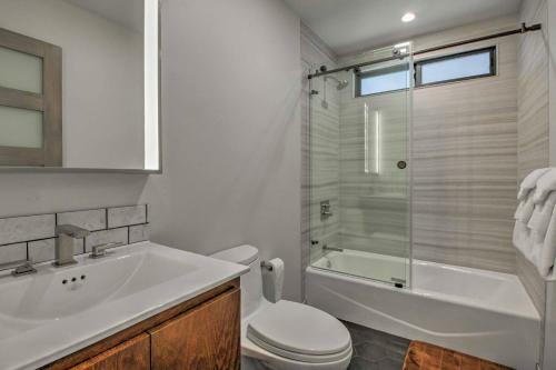 Luxe Manchester Home With Hot Tub And Partial Sea View!