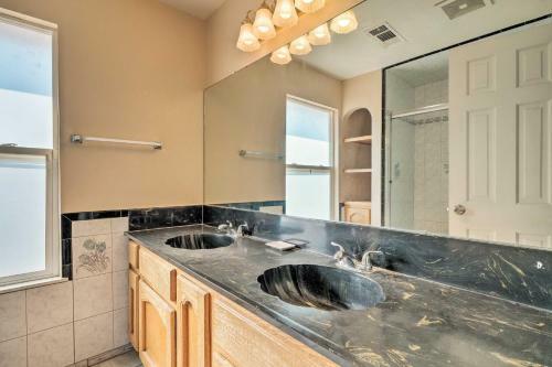 Villa Expansive Cali Retreat With Indoor Balcony And Pool!