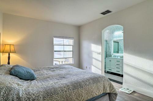 Bright, Modern Townhome Parks, Shops And Eats!