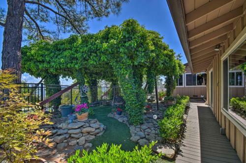 Stunning Treetop Villa - 1 Mi To Mariposa!