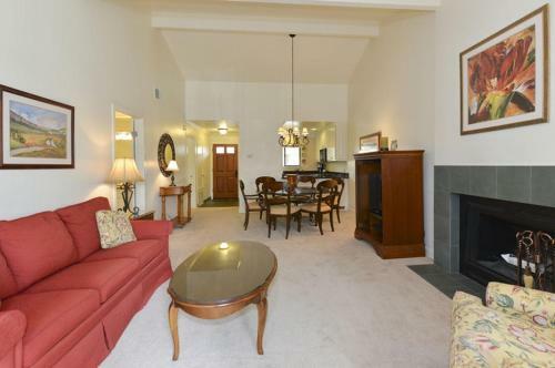 Apartamento 897 Oak Creek At Silverado Condo