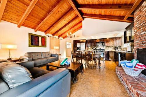 Nb-124b - Newport Beachhouse Upper Unit
