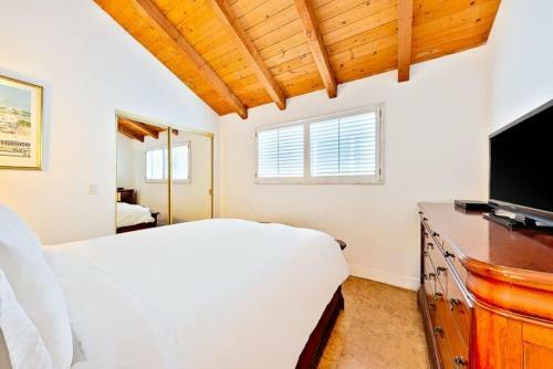 Nb-124b - Newport Beachhouse Upper Unit