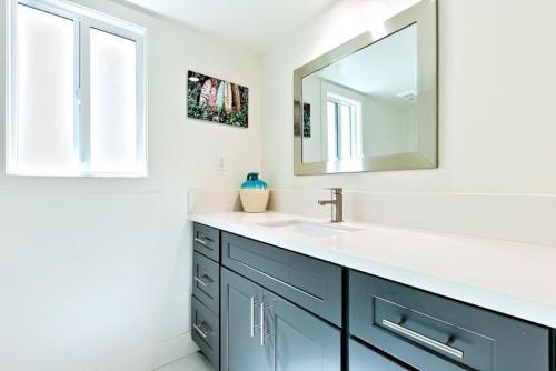 Nb-312a - Newport Beach Chic
