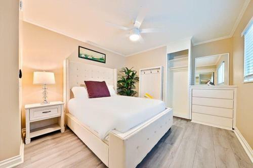 Lower Beach Front Escape Unit A