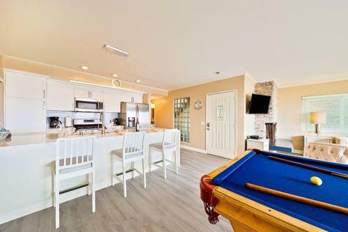 Lower Beach Front Escape Unit A