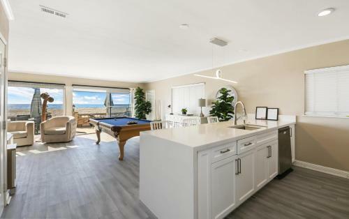 Lower Beach Front Escape Unit A