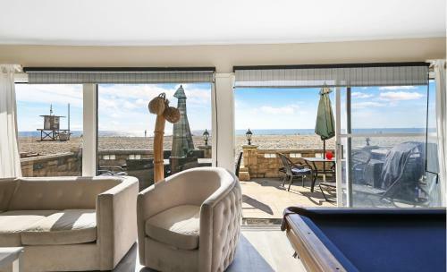 Lower Beach Front Escape Unit A
