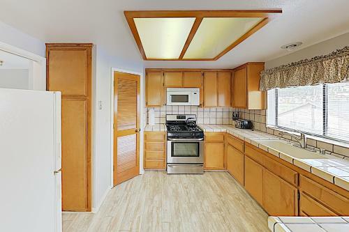 New Listing! Oceano Getaway - Walk To Beach! Home