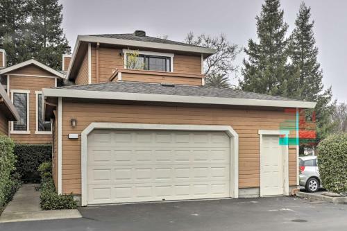 Pet-friendly Art Deco Retreat, Near Downtown