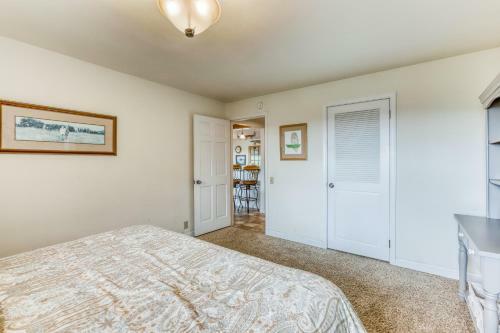 Prairie Beach Home