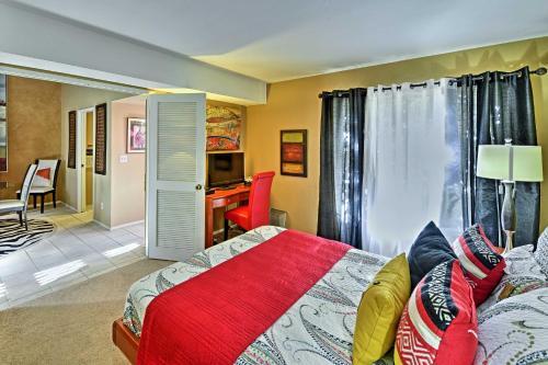 Palm Desert Townhouse With Mtn Views And Pool Access!