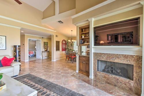 Apartamento Upscale Palm Desert Escape With Patio And Pool!