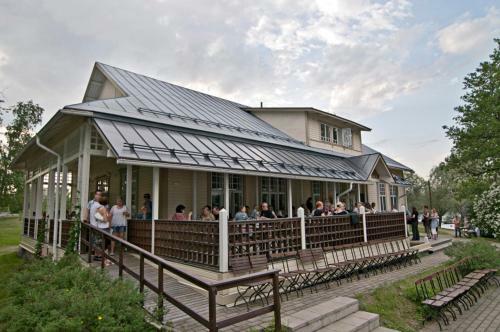 Bed & Breakfast Panimoravintola Huvila