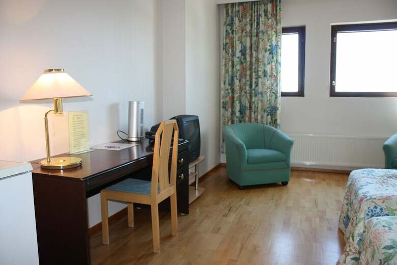 Summer Hotel Tott
