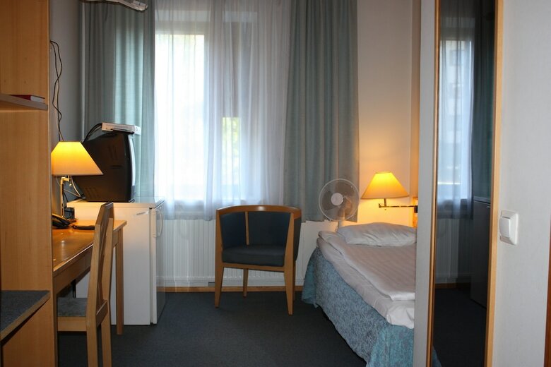 Summer Hotel Tott