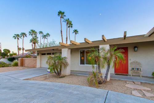 Vintage Paseo Getaway By Oranj Palm