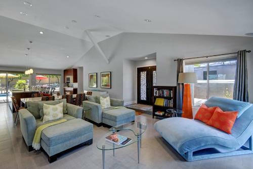 Southern Exposure Retreat By Oranj Palm
