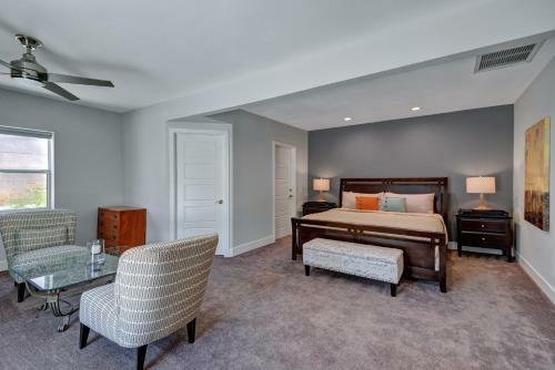 Southern Exposure Retreat By Oranj Palm
