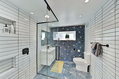 Stunning Remodeled Home With Pool & 2 Fireplaces Home