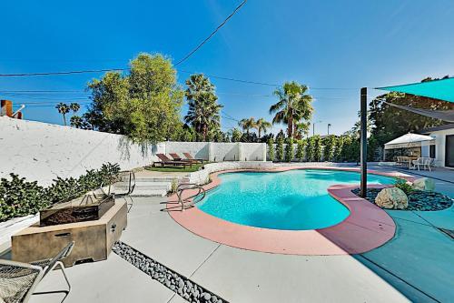 Stunning Remodeled Home With Pool & 2 Fireplaces Home