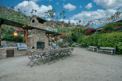 Downtown Tuscan Haven - 2 Br Luxury Condo By Oranj Palm