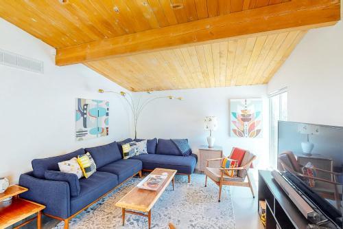 Modern Alexander Pool Home