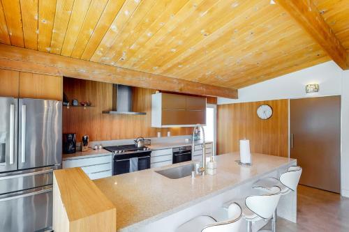 Modern Alexander Pool Home