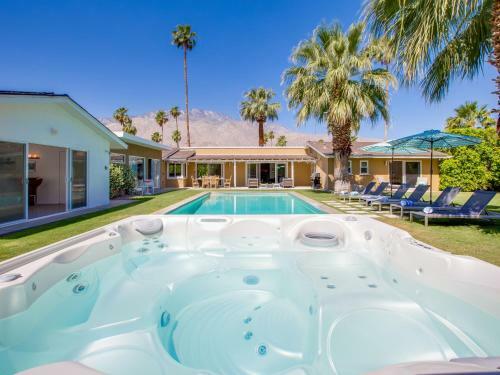 Modern Pura Vida By Oranj Palm