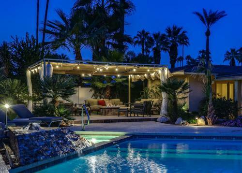 Palm Paradise
