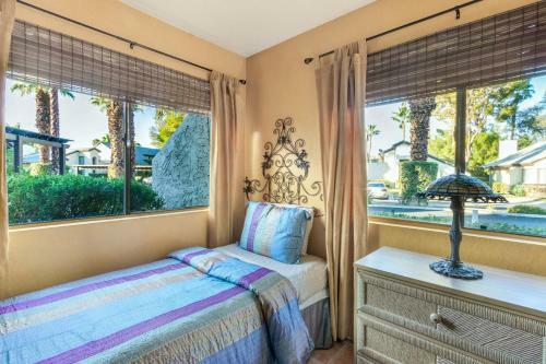 Los Pueblos Serene - Golf Condo By Oranj Palm