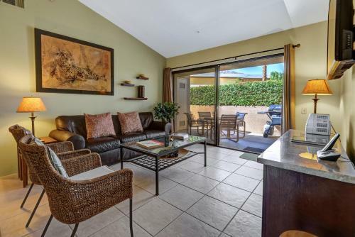 Plaza Villas - Downtown Condos By Oranj Palm