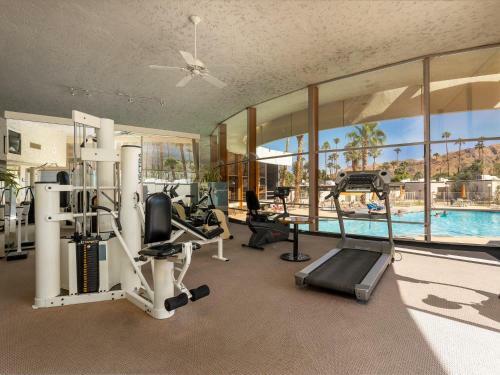 Mid Mod Pad At The Ocotillo Lodge