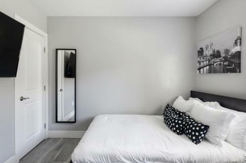 Commodious Sacramento Home Near Uc Davis Medical Center
