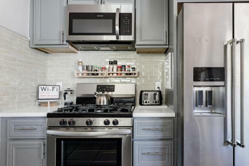 Commodious Sacramento Home Near Uc Davis Medical Center