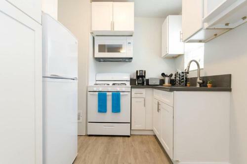 Apartamento Modern 2bed Beach Bungalow! 1/2 Block To Beach!