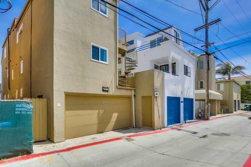 2 Homes, 3 Levels Of Water Front, AC