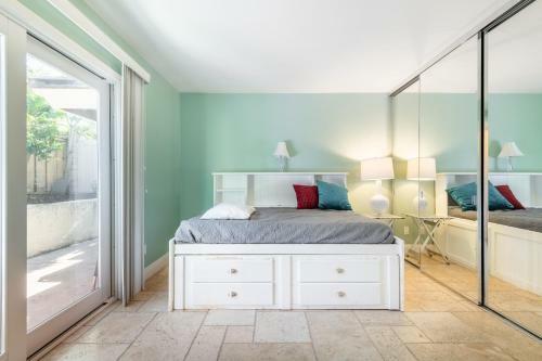 Luxurious Home Only 1 Mile From Del Mar Beach Home
