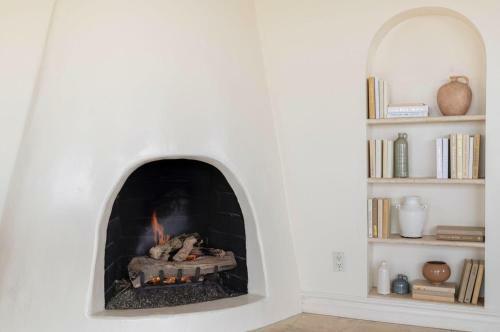 Shoreline - Spectacular Beachfront Abode W Fire Pit, Spa & Pool Table