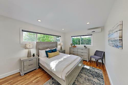 Contemporary Bungalow With Game Room & Fruit Trees Home