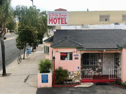 Hotel La Petite Rouge Motel