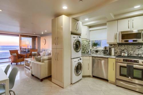 Ocean Front, Premier Corner Unit, Exclusive Water View Deck