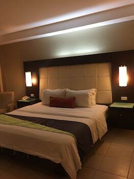 Hotel Circle Inn - Iloilo City Center